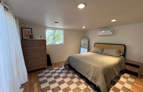 Ojai House | Charming 2-bedroom house in Ojai with views of an orange grove