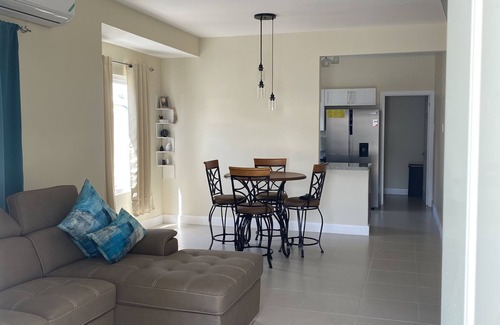 Lucea House | Charming 2-bedroom house in lovely Lucea with WiFi, fitness room and pools