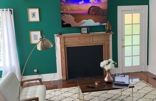 Albany House | Charming 2-bedroom house in historic downtown Albany with AC, WiFi