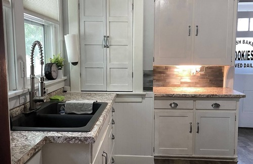 Algona House | Charming 2-bedroom house in lovely Algona with WiFi, AC