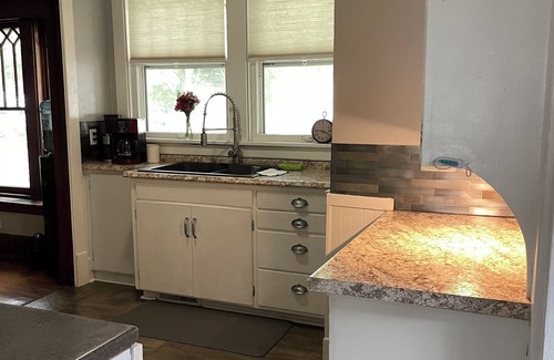 Algona House | Charming 2-bedroom house in lovely Algona with WiFi, AC