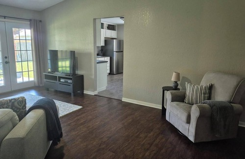 Belton House | Charming 2-bedroom house in serene Belton