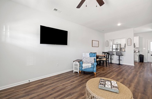 Berea House | Charming 2-bedroom house with WiFi, AC in lovely Berea