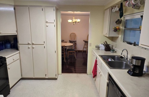 Camden House | Charming 2 =bedroom house in wonderful Camden with AC