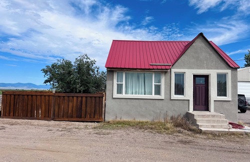 Center House | Charming 2-bedroom house with WiFi in Center