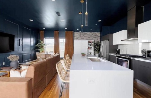 Cedars House | Charming 2-bedroom house with AC in Dallas