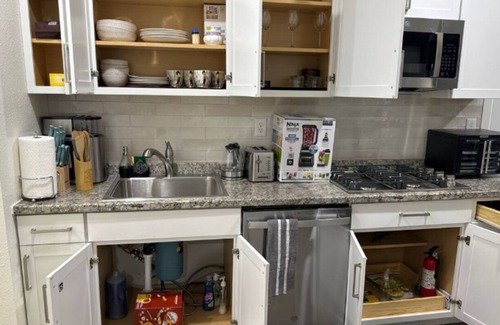 Gateway House | Charming 2-bedroom house in marvelous Denver with AC, WiFi