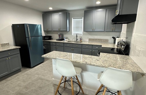 Fresno House | Charming 2-bedroom house in pleasant Fresno with WiFi, AC