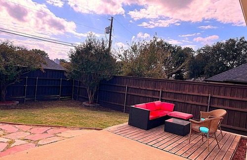 Frisco House | Charming 2-bedroom house with WiFi, AC in wonderful Frisco