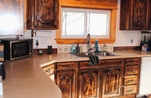 White Mills House | Charming 2-bedroom house with WiFi, AC - 2 minutes from Lake Wallenpaupack