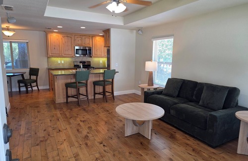 Loomis House | Charming 2-bedroom house with AC, WiFi in lovely Loomis