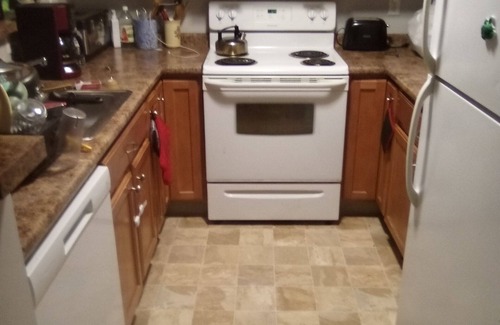 South Lowell House | Charming 2-bedroom house with fitness room, WiFi in lovely Lowell