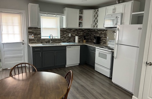 Macon House | Charming 2-bedroom house in beautiful Macon with AC, WiFi