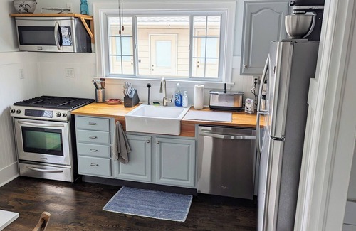 Muncie House | Charming 2-bedroom house north of Ball State University