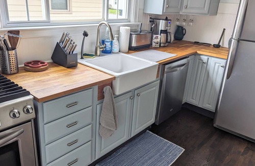 Muncie House | Charming 2-bedroom house north of Ball State University