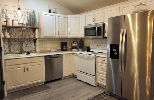 Ogden House | Charming 2-bedroom house with WiFi, AC in welcoming Ogden
