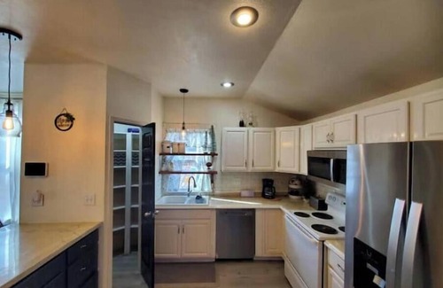 Ogden House | Charming 2-bedroom house with WiFi, AC in welcoming Ogden