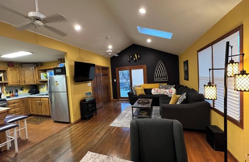 Paddock Lake House | Charming 2-bedroom house with a pier and kayaks in Paddock Lake