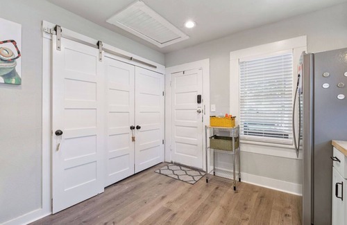 Seguin House | Charming 2-bedroom house in welcoming Seguin with AC and WiFi.