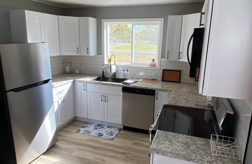 Sesser House | Charming 2-bedroom house with WiFi and AC in quaint Sesser near Rend Lake