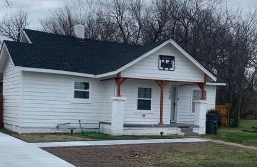 Tulsa House | Charming 2-bedroom house with WiFi and AC in Tulsa Greenwood
