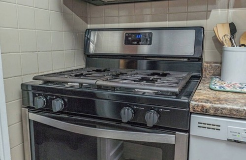 Urbana House | Charming 2-bedroom house in welcoming Urbana with AC, WiFi