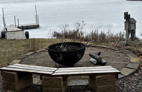 Mora House | Charming 2-bedroom house with WiFi, AC on Knife Lake in Mora Minnesota.