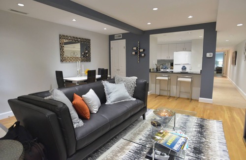 Dupont Circle House | Charming 2-bedroom in heart of Dupont Circle