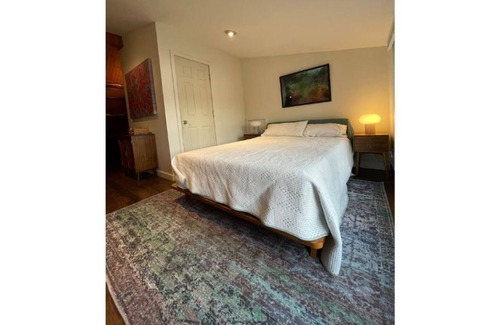 Jefferson Cabin | Charming 2 bedroom log cabin on a serene lake