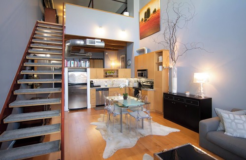 San Jose Apartment | Charming 2-bedroom Loft on Santana Row with WiFi, AC
