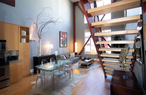 San Jose Apartment | Charming 2-bedroom Loft on Santana Row with WiFi, AC