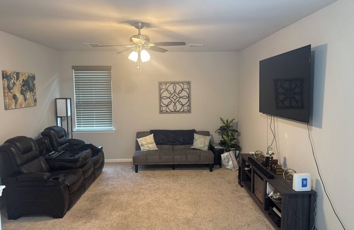 Slidell House | Charming 2-bedroom loft with ac and gym.