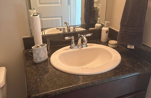 Slidell House | Charming 2-bedroom loft with ac and gym.