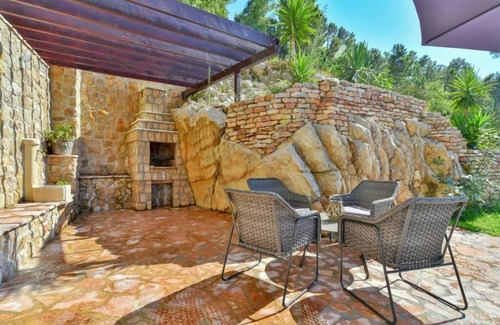 Sveti Stefan Apartment | Charming 2-bedroom apartment in marvelous Sveti Stefan with AC
