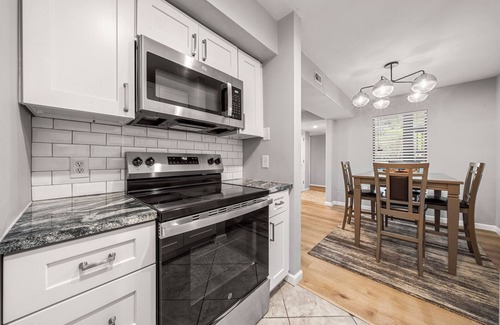 Charlotte Condo | Charming 2-bedroom Minutes From the City on Providence Road 5026 Sardis Rd, F