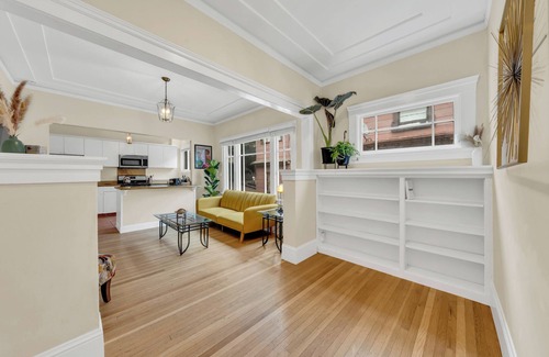Adams Point Apartment | Charming 2-bedroom Oakland near Downtown - Amazing Location!