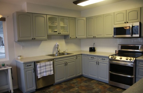 Payette House | Charming 2-bedroom one bath house in marvelous Payette, with city views AC, WiFi