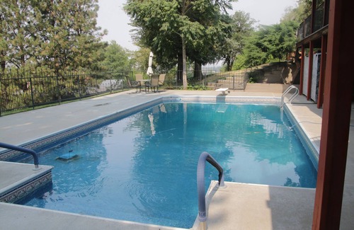 Payette House | Charming 2-bedroom one bath house in marvelous Payette, with city views AC, WiFi