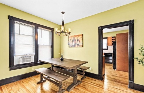 Ashland House | Charming 2-Bedroom Pet-Friendly Home Walkable to Downtown, Murals & Coffeehouse