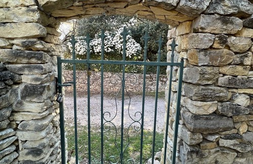 Venasque Cottage | Charming 2-bedroom Provencal Cottage in Peaceful Venasque with Heated Pool