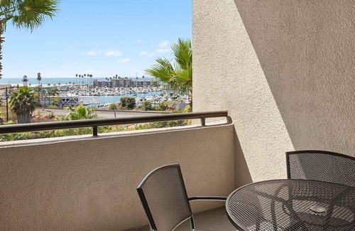 Oceanside Apartment | Charming 2-bedroom queen in beautiful Oceanside