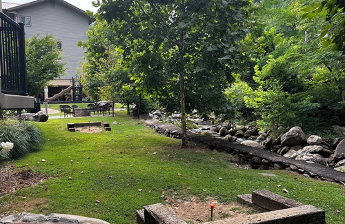 Gatlinburg Resort | Charming 2-bedroom resort with great views, 3 pools & WiFi in Gatlinburg TN