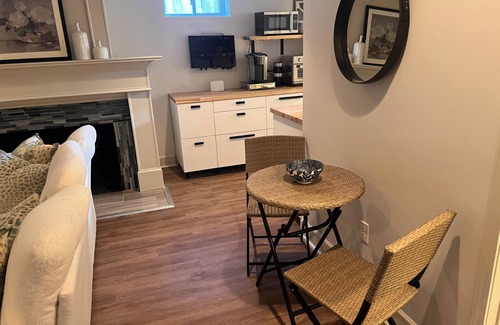 Inglewood Cottage | Charming 2-bedroom rental in enjoyable East Nashville with WiFi, AC