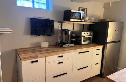 Inglewood Cottage | Charming 2-bedroom rental in enjoyable East Nashville with WiFi, AC