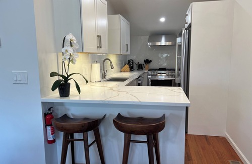 Princeton House | Charming 2-bedroom second floor of a barn in wonderful Princeton with WiFi, AC,