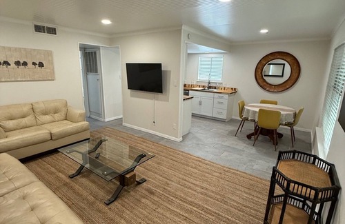 St. Edwards Condo | Charming 2-bedroom SoCo condo with WiFi, AC, in fantastic Austin