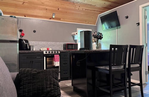 Prospect Cabin | Charming 2-bedroom tiny house secluded in the country