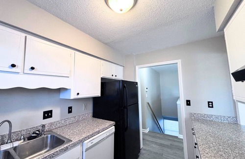 Charlotte House | Charming 2-bedroom townhome in Pineville- Charlotte