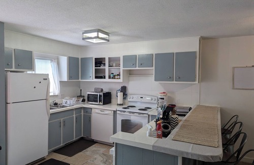 Summerton House | Charming 2-bedroom townhome in Summerton with WiFi and AC