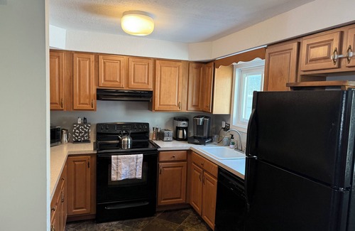 North Woodstock House | Charming 2-bedroom townhome North Woodstock. Walk to town, 5mins from Loon.